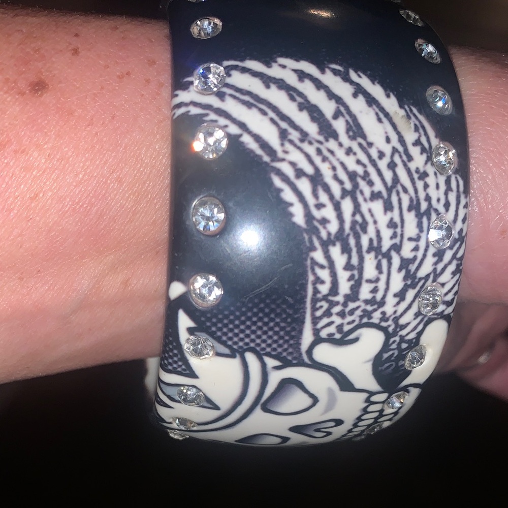 Y2K- Skull Design Bangle - Black and White with crystal stones - Picture 2 of 5